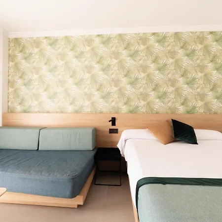 パラス ピネダ 4*