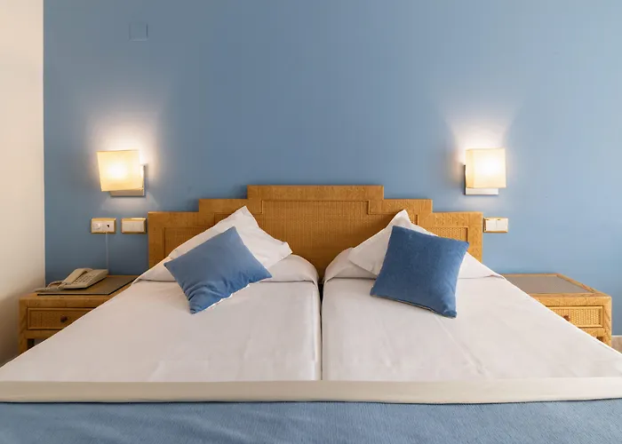 Pineda Otel 4*